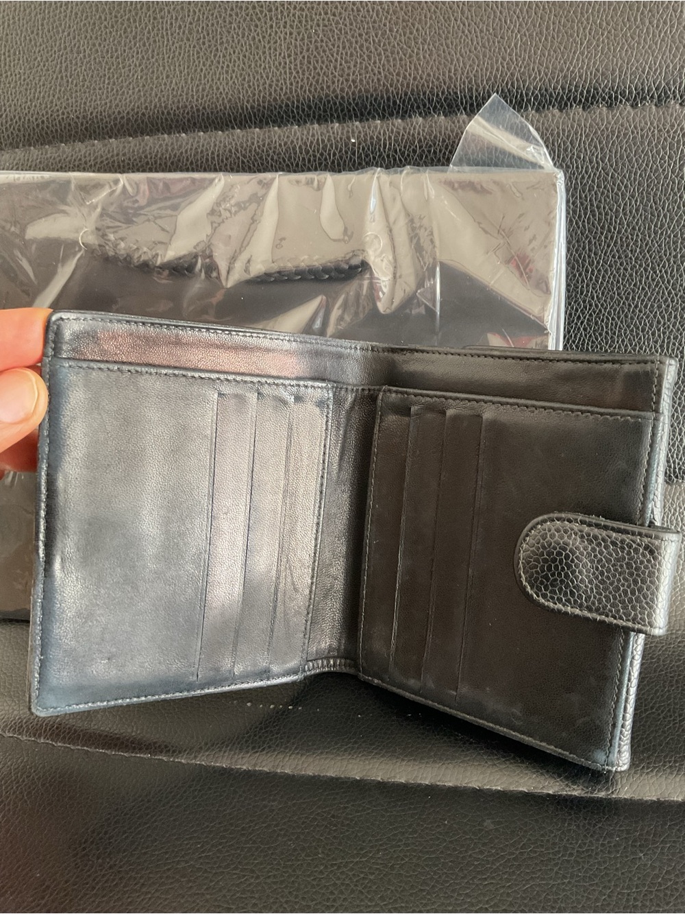 CHANEL Black Caviar Leather Small Wallet with CC Logo - Picture 3 of 9